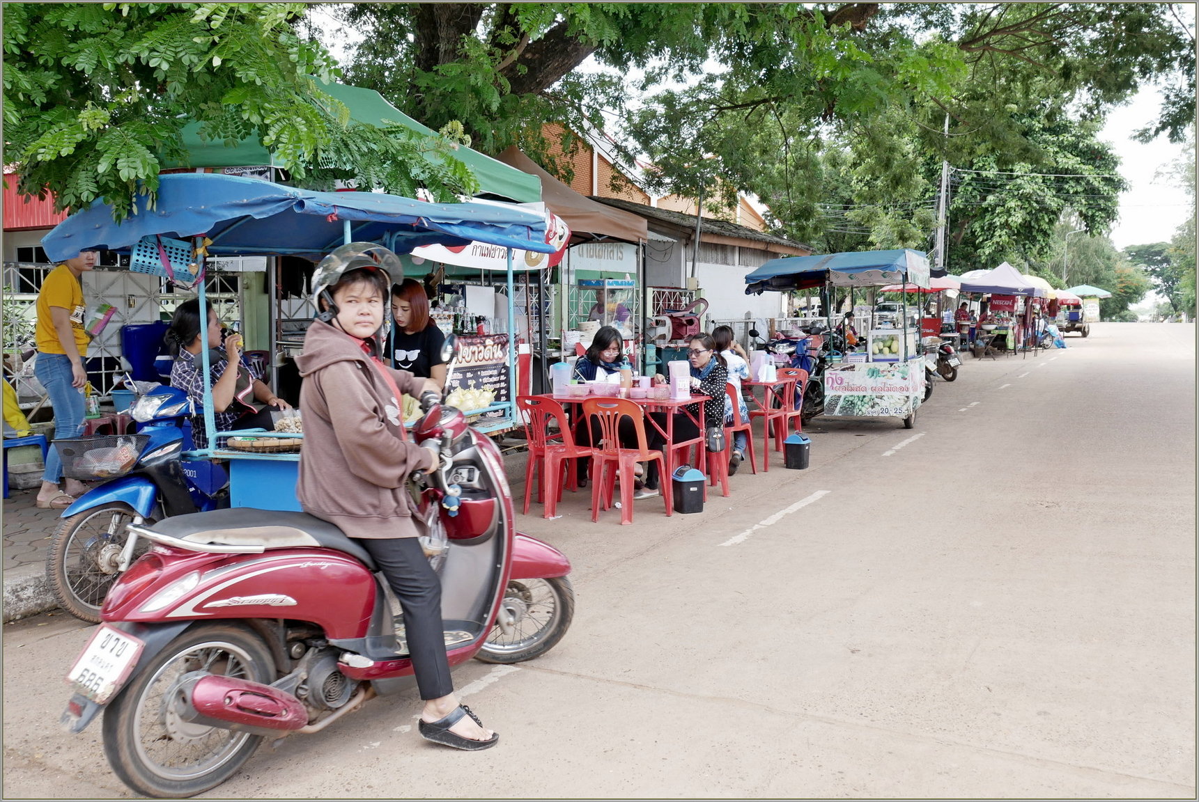 P1070563_Sakon_Nakhon.thumb.JPG.c3fd769be912c3292bc791e4a388dc0f.JPG