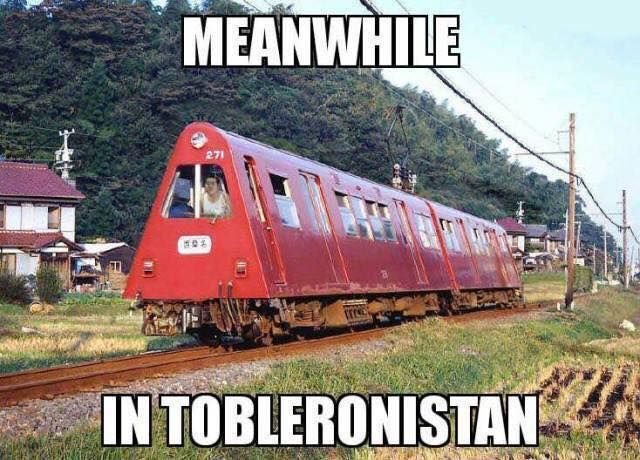 Toblerone.jpg.615f1046a94f0d97bf7f877adc9d50e9.jpg