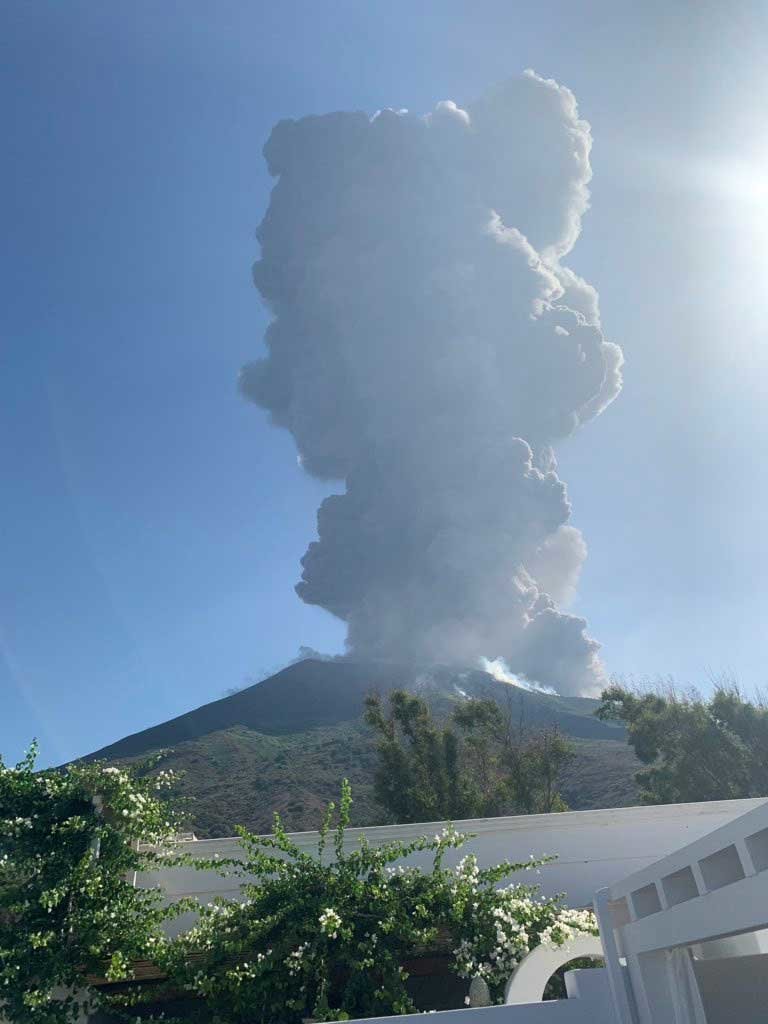 2019-07-03T170842Z_1_LYNXNPEF621QO_RTROPTP_4_ITALY-VOLCANO.JPG