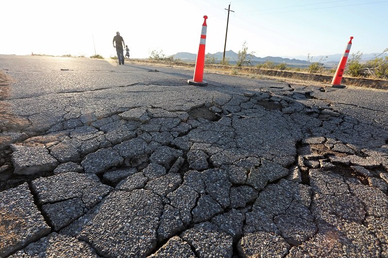 2019-07-05T084801Z_1_LYNXNPEF640ME_RTROPTP_4_CALIFORNIA-QUAKE.JPG