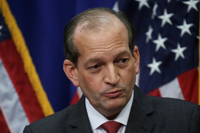2019-07-12T175300Z_2_LYNXNPEF6B12E_RTROPTP_4_PEOPLE-JEFFREY-EPSTEIN-ACOSTA.JPG