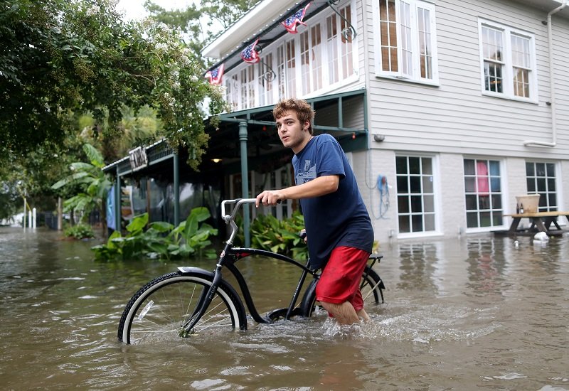 2019-07-13T202653Z_1_LYNXNPEF6C0MK_RTROPTP_4_STORM-BARRY.JPG