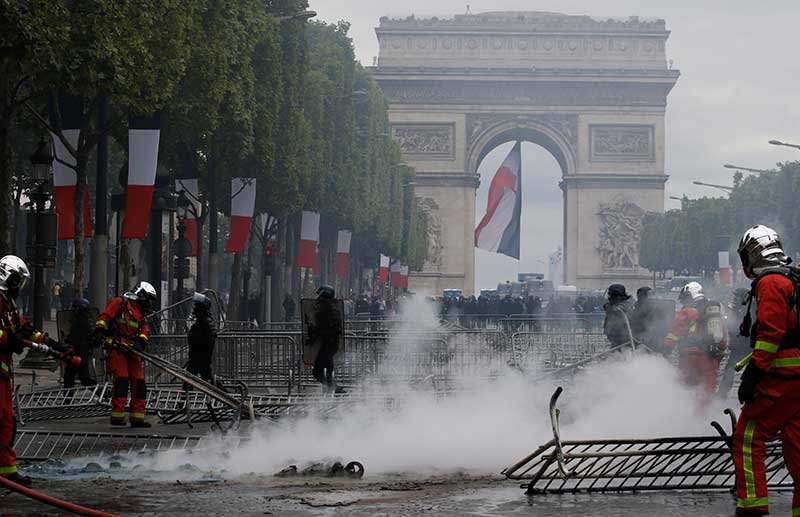 2019-07-14T172602Z_1_LYNXNPEF6D0G3_RTROPTP_4_FRANCE-NATIONALDAY-PROTESTS.JPG