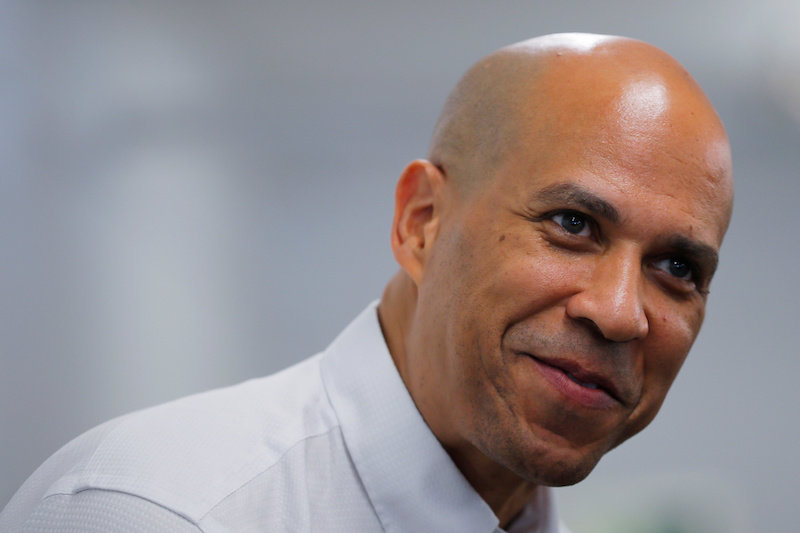 2019-07-15T231300Z_1_LYNXNPEF6E1PD_RTROPTP_4_USA-ELECTION-BOOKER.JPG