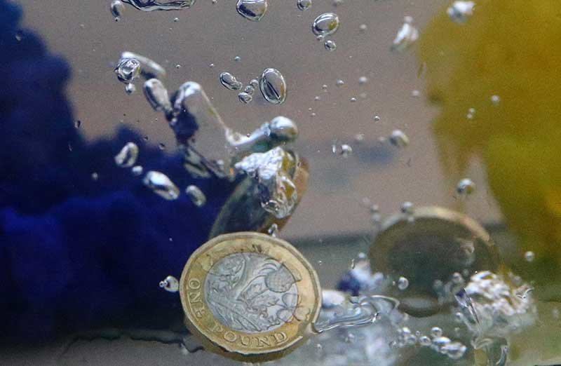 2019-07-29T181605Z_1_LYNXNPEF6S1D5_RTROPTP_4_BRITAIN-STERLING-OPEN.JPG