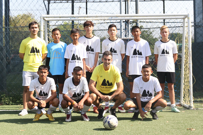 Gary Stevens with BMHHFA Under 15s.jpg