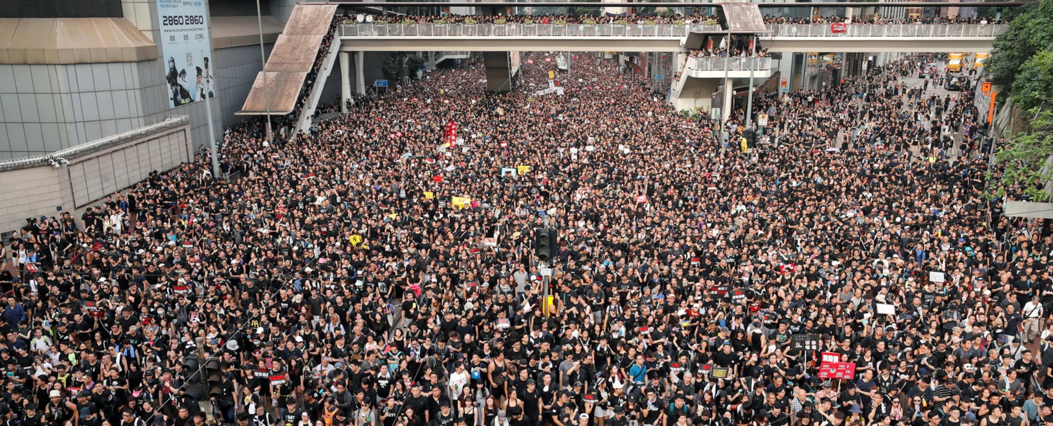 Screenshot_2019-07-14 Powerful Photos from the Hong Kong Protests.jpg