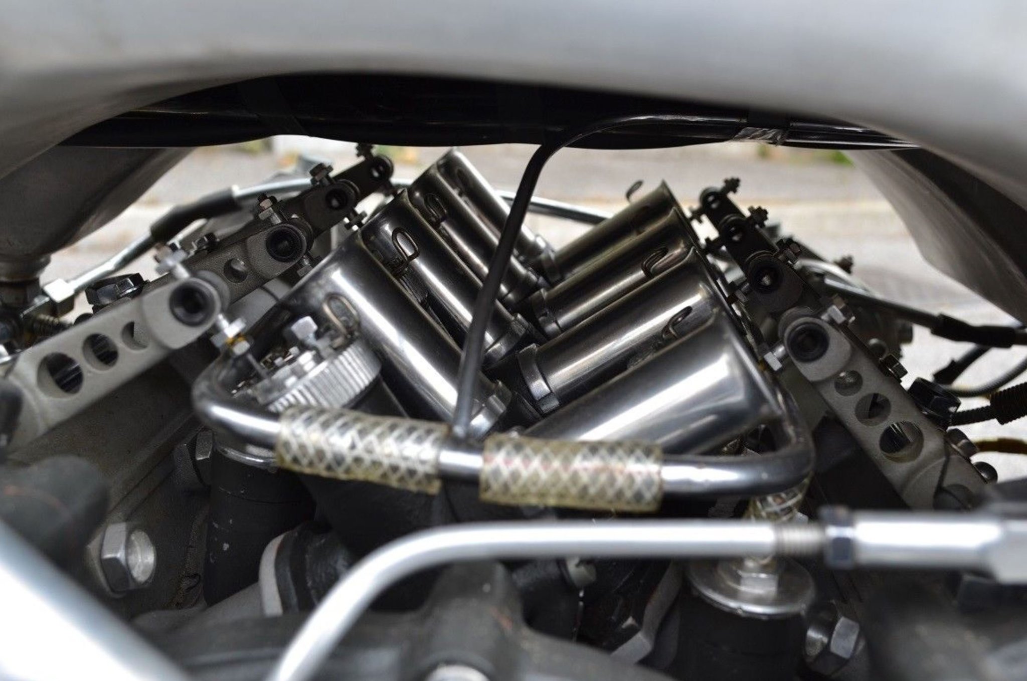 Moto-Guzzi-V8-Replica-Intakes.thumb.jpg.63cf4016ed11a74137ca129f8d68633c.jpg