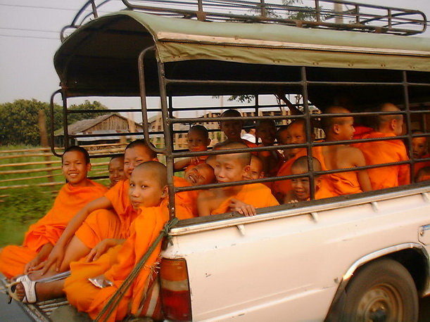 Pickupmonks2.jpg.ee5ca774faf6dd54f6adc01ce066458b.jpg