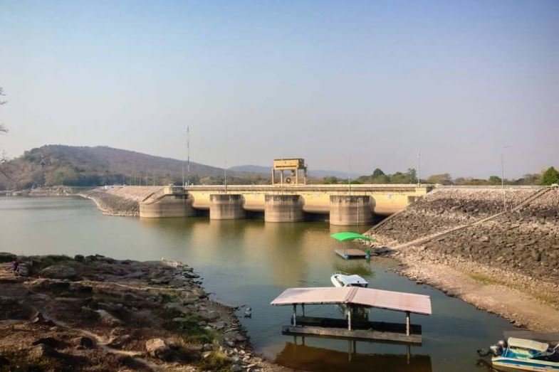 dam1.JPG