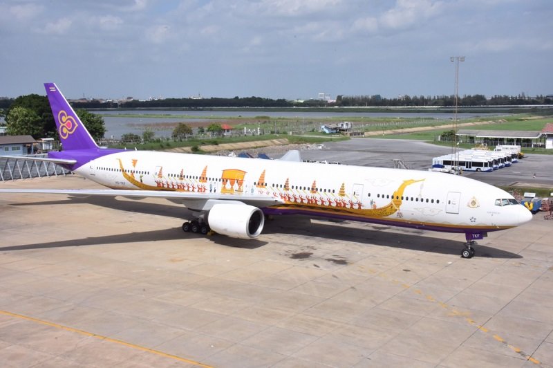 TG154-THAI Unveils Suphannahong Royal Barge Aircraft Livery (4).jpg