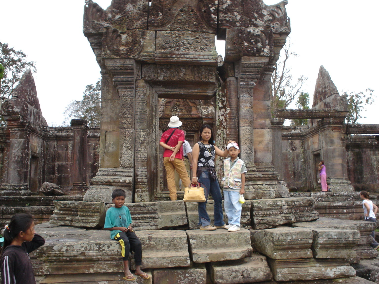 Lamduan and Cambodfa 081.jpg