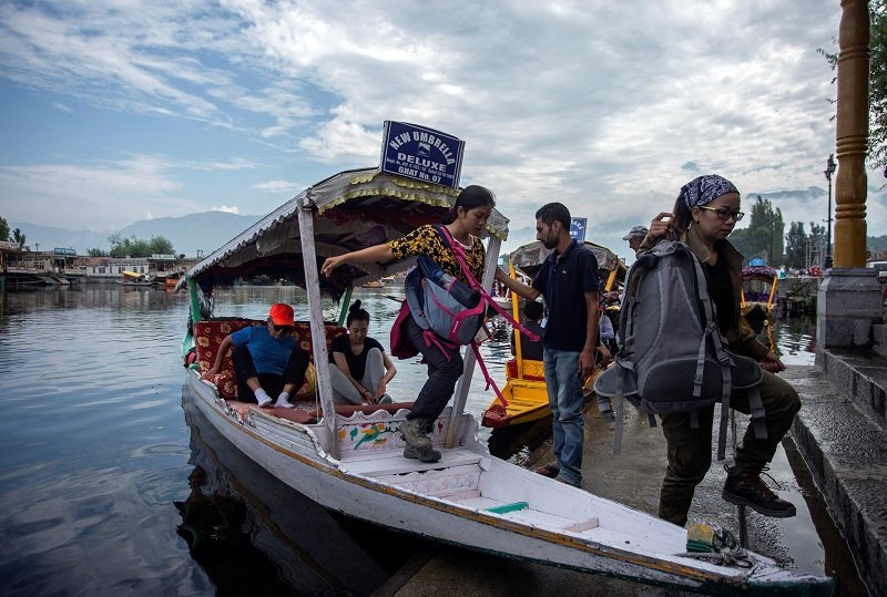 2019-08-03T185553Z_1_LYNXNPEF720GD_RTROPTP_4_INDIA-KASHMIR.JPG