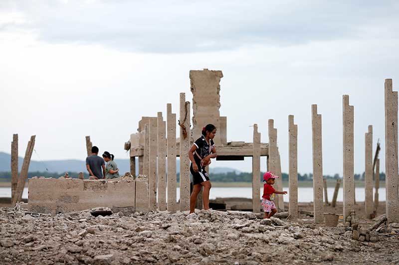 2019-08-06T035942Z_2_LYNXNPEF7500T_RTROPTP_4_THAILAND-DROUGHT-TEMPLE.JPG