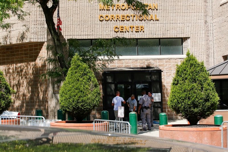 2019-08-16T203815Z_1_LYNXNPEF7F1KW_RTROPTP_4_PEOPLE-JEFFREY-EPSTEIN-AUTOPSY.JPG