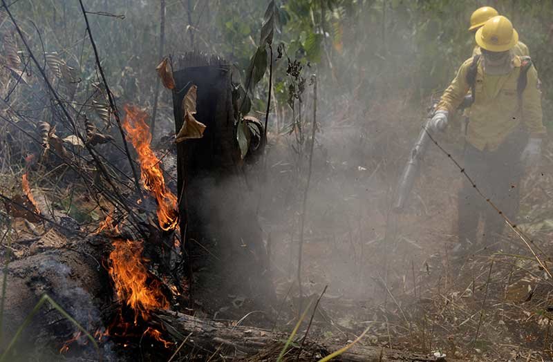 2019-08-25T205719Z_1_LYNXNPEF7O0VS_RTROPTP_4_BRAZIL-ENVIRONMENT-WILDFIRES.JPG