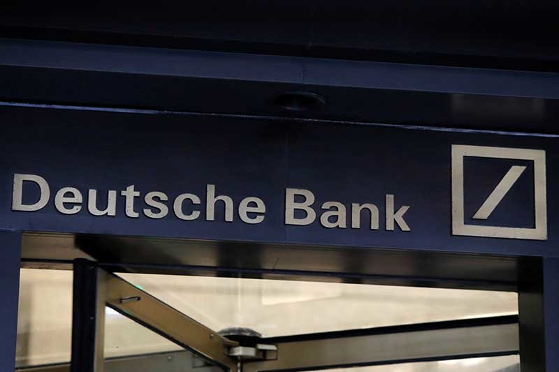 2019-08-27T202628Z_2_LYNXNPEF7Q1O6_RTROPTP_4_DEUTSCHE-BANK-STRATEGY.JPG