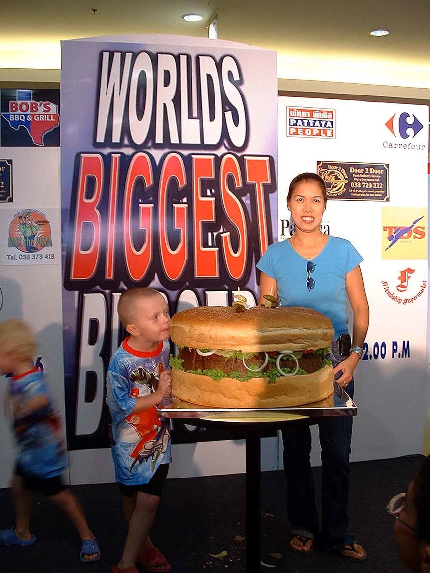 burger.thumb.jpg.e18347401c03833cc5ba6ac63bde6efd.jpg
