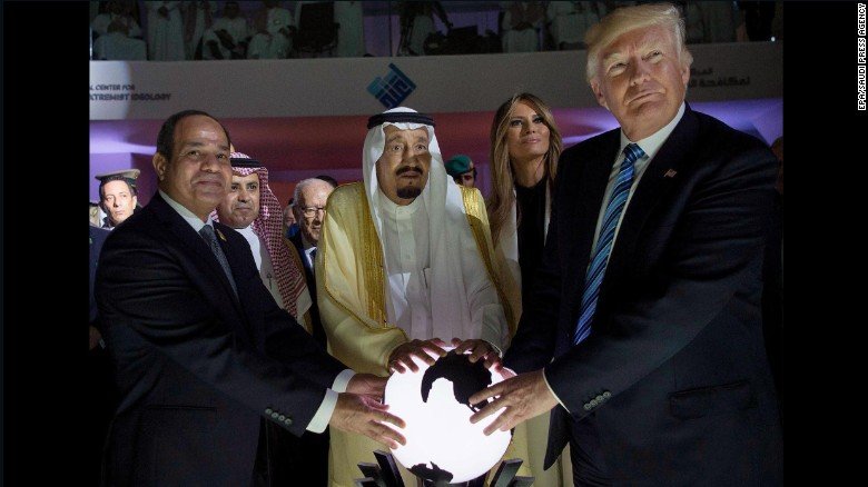 1288798042_TrumpsOrb.jpg.cfe33e256aa7c248b942de5b8c889dc9.jpg