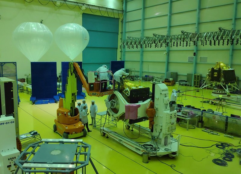 2019-09-06T230852Z_2_LYNXNPEF8521O_RTROPTP_4_SPACE-EXPLORATION-INDIA-MOON.JPG