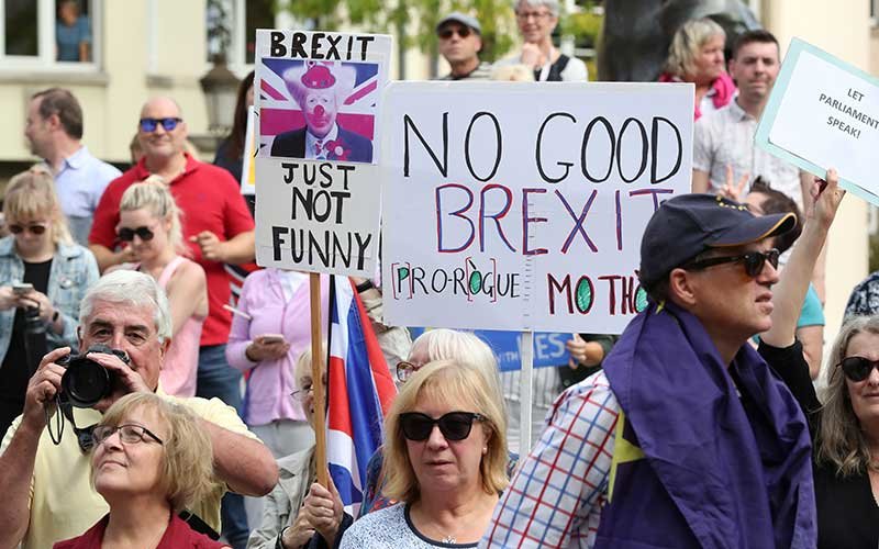 2019-09-16T135254Z_1_LYNXMPEF8F0XR_RTROPTP_4_BRITAIN-EU-JOHNSON-JUNCKER.JPG