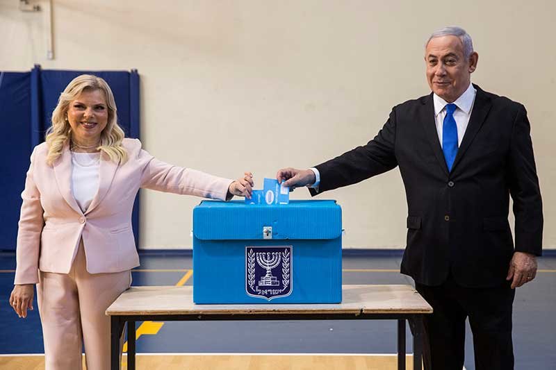 2019-09-17T084720Z_1_LYNXMPEF8G0LL_RTROPTP_4_ISRAEL-ELECTION-NETANYAHU-VOTES.JPG