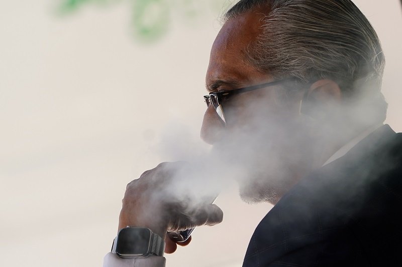 2019-09-27T171449Z_2_LYNXMPEF8Q1FN_RTROPTP_4_GLOBAL-VAPING-HEALTH-VAPING.JPG