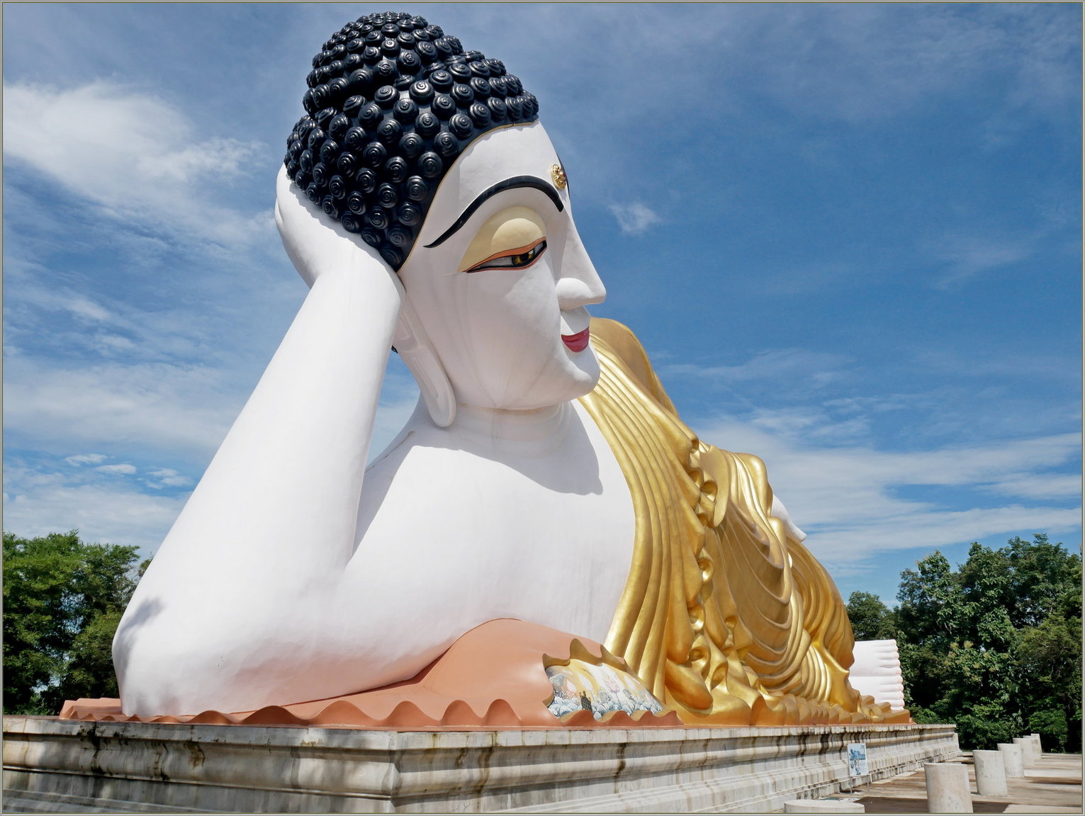 P1080161_Wat_Phanong_Pheu.thumb.JPG.44444cd5316c519d083c7c3c3589bc0e.JPG