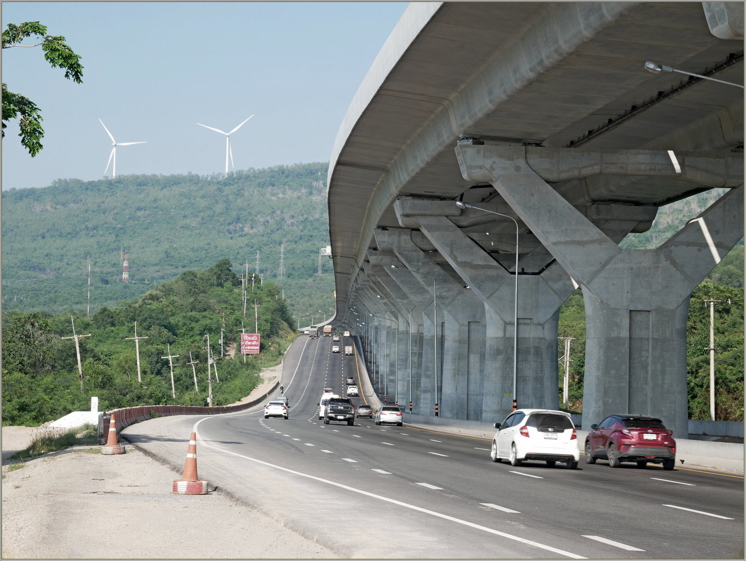 P1080336_road_2_Saraburi_Khorat.thumb.JPG.6424321616fa7656715f3461d2b94f94.JPG