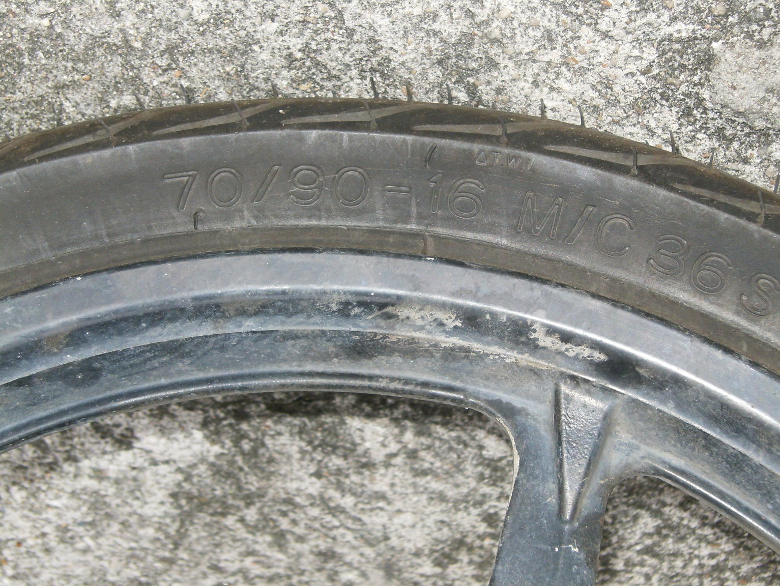 mercos parking 002.JPG