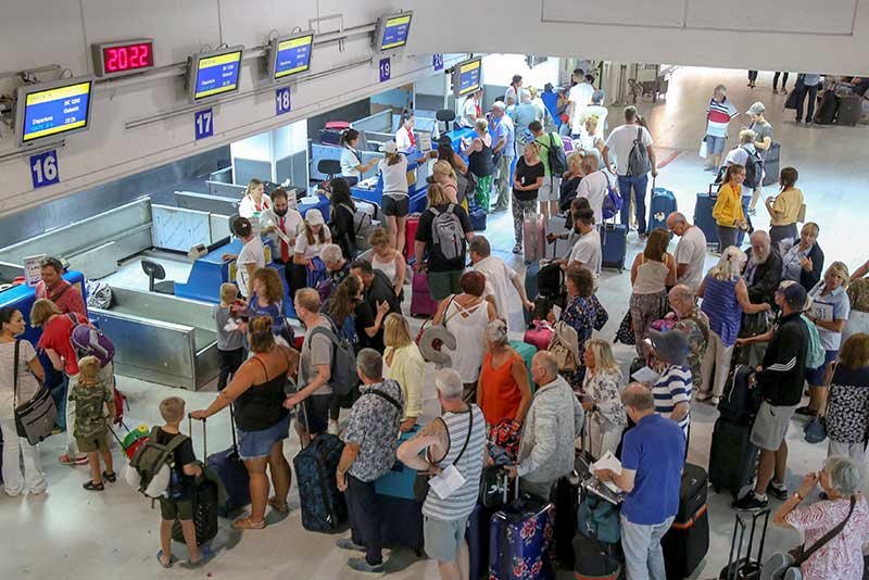 2019-09-30T073917Z_1_LYNXMPEF8T0D0_RTROPTP_4_THOMAS-COOK-GRP-INVESTMENT-GREECE.JPG