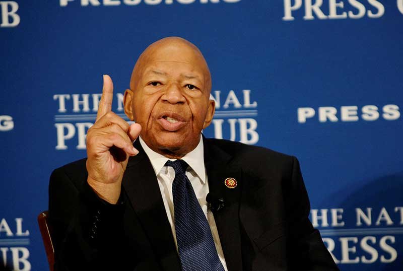 2019-10-17T132025Z_1_LYNXMPEF9G1BM_RTROPTP_4_USA-TRUMP-WHISTLEBLOWER-CUMMINGS.JPG
