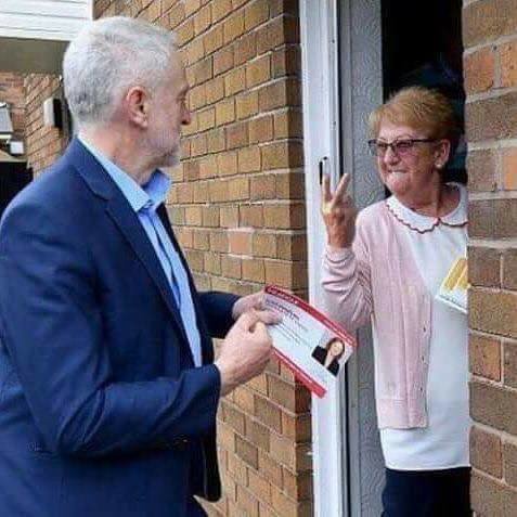 Corbyn2.jpg.84b935309c23504588d229f91df6f3ba.jpg