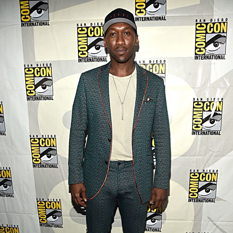 mahershala-ali-comic-con-1563878466.jpg
