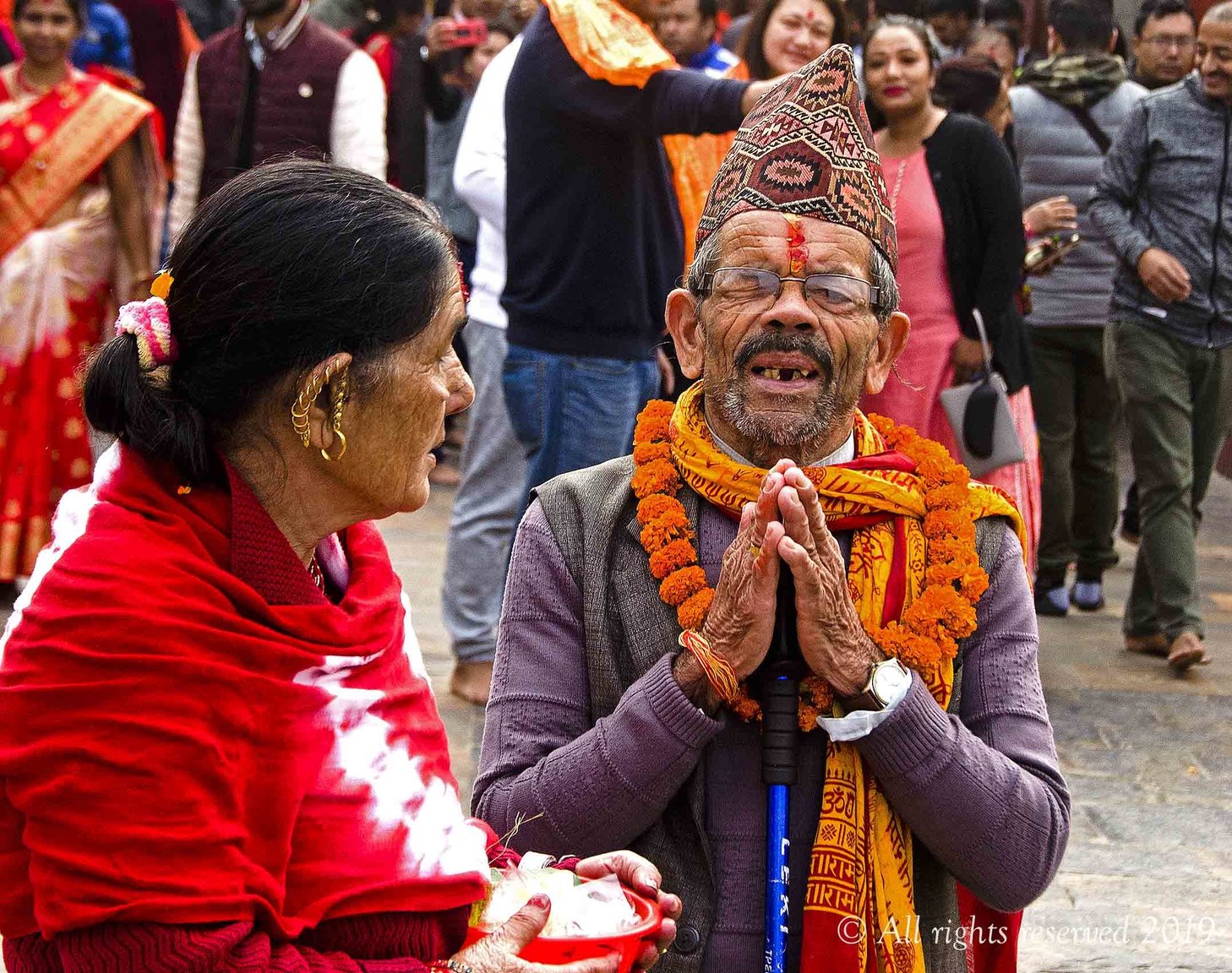 Hindu in front of Pashupatinath temple.jpg