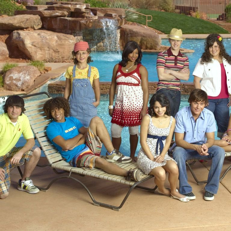 1461845802-movies-high-school-musical-cast.jpg