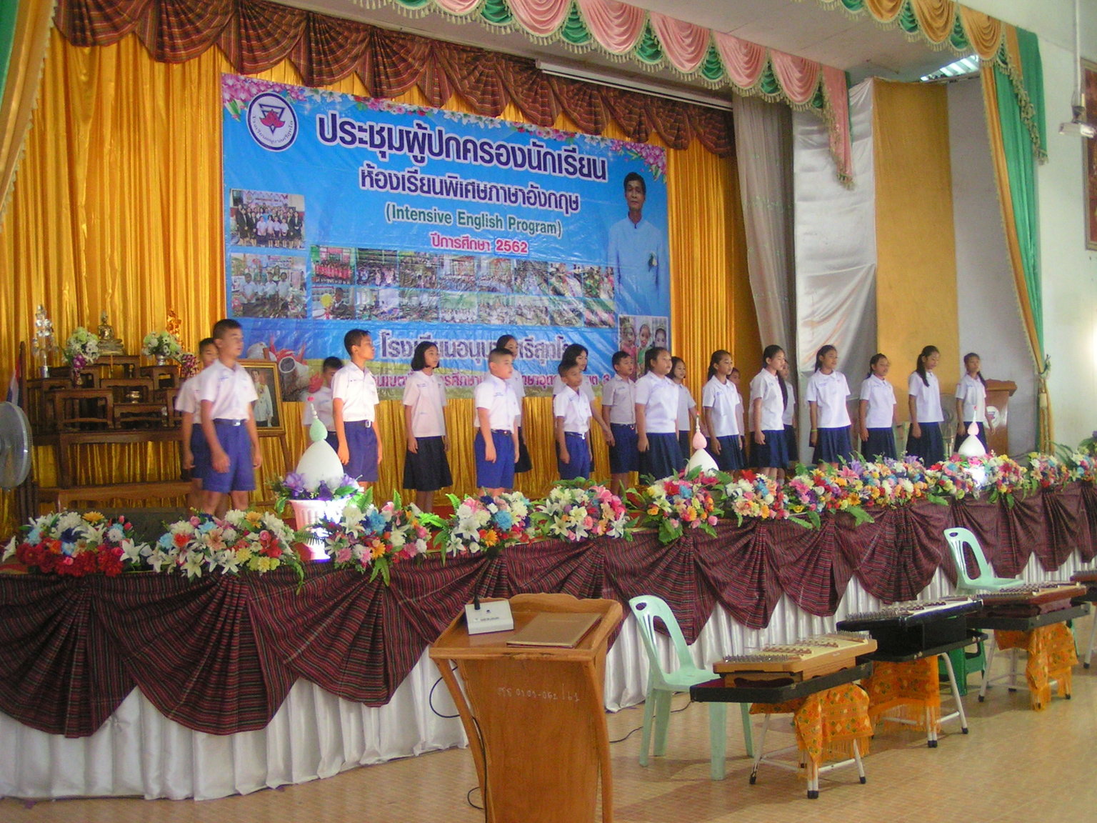 1732337874_Onthestage03.thumb.JPG.39c68b37f9672ba7d2455df0d061c63c.JPG