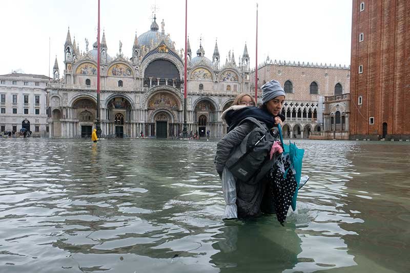 2019-11-13T005600Z_1_LYNXMPEFAC02K_RTROPTP_4_ITALY-WEATHER.JPG