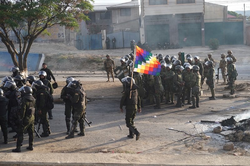 2019-11-16T151533Z_1_LYNXMPEFAF0HN_RTROPTP_4_BOLIVIA-ELECTION-PROTESTS.JPG