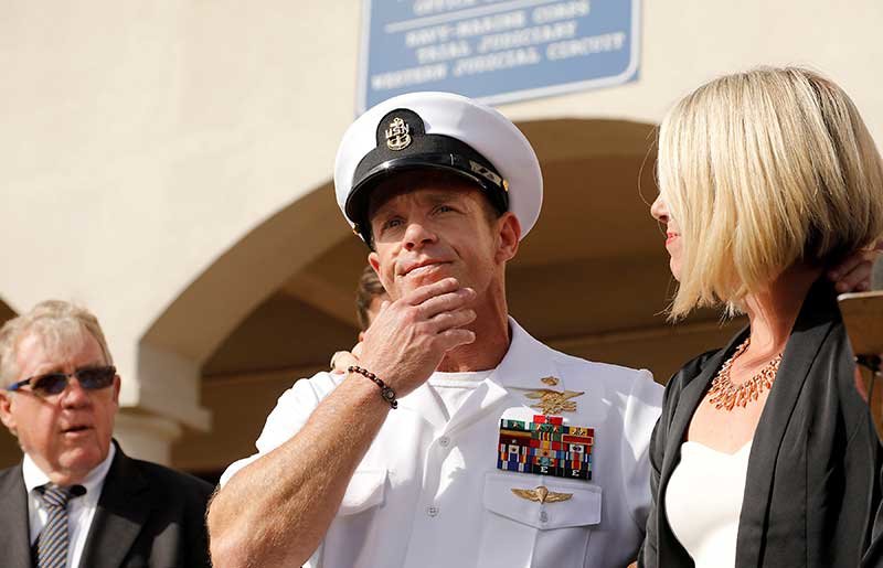 2019-11-21T021740Z_1_LYNXMPEFAK03W_RTROPTP_4_USA-TRUMP-WARCRIMES-PARDON.JPG