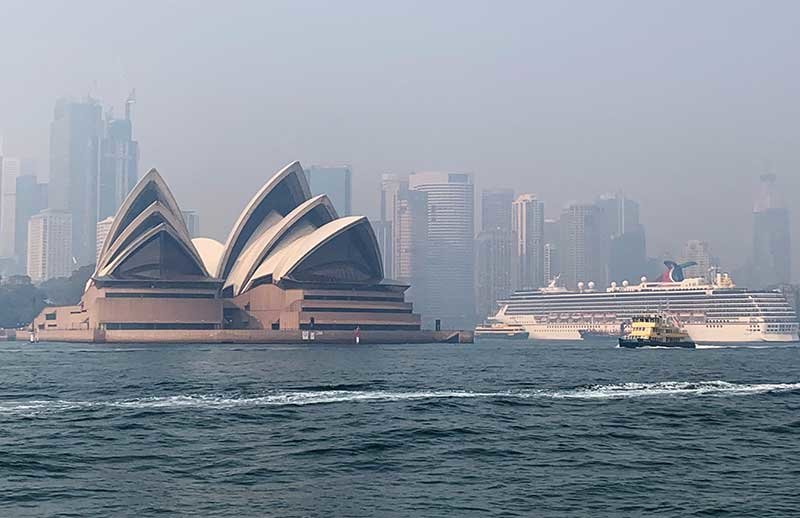 2019-11-22T014216Z_1_LYNXMPEFAL031_RTROPTP_4_AUSTRALIA-BUSHFIRES.JPG