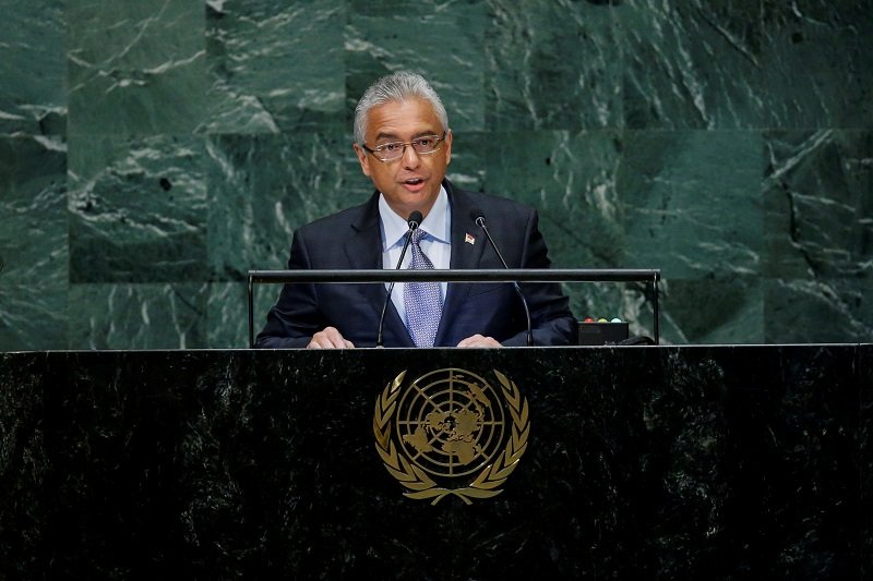 2019-11-22T161124Z_1_LYNXMPEFAL1D2_RTROPTP_4_MAURITIUS-ELECTION.JPG