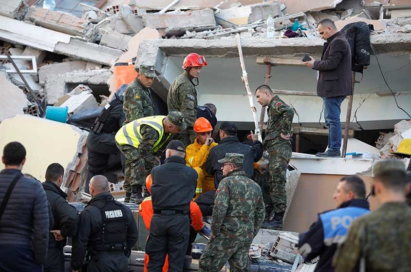 2019-11-26T210410Z_1_LYNXMPEFAP1RJ_RTROPTP_4_ALBANIA-QUAKE.JPG