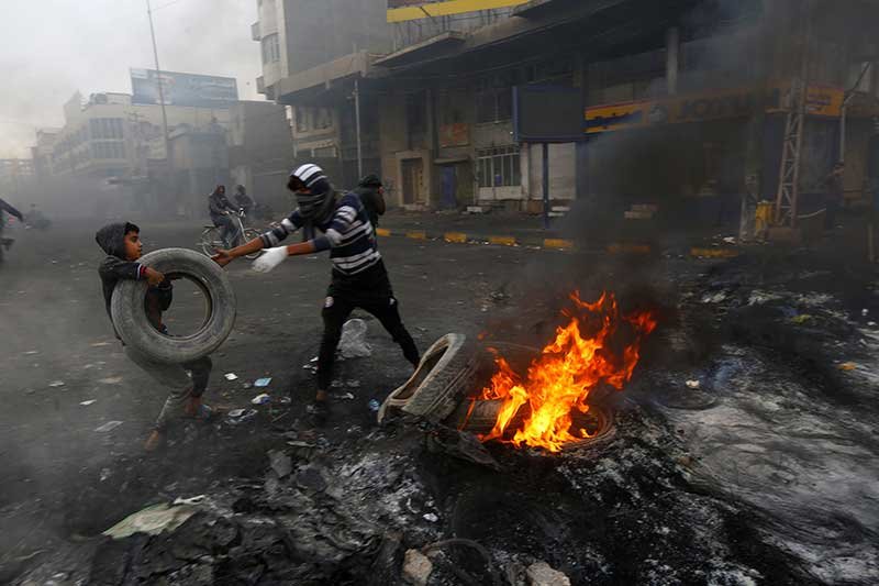 2019-11-28T084458Z_1_LYNXMPEFAR0AS_RTROPTP_4_IRAQ-PROTESTS.JPG
