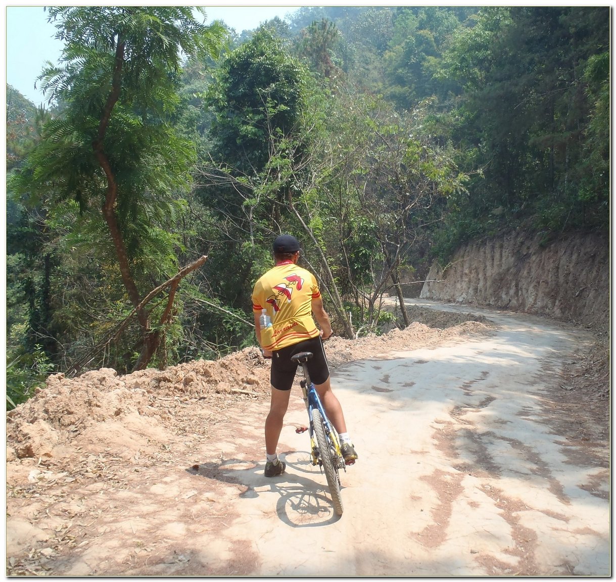 P3182232_Chiang_Mai_going_to_Huay_Tung_Tao_lake.thumb.jpg.20d70d3527b4d1bb8343560dce441017.jpg