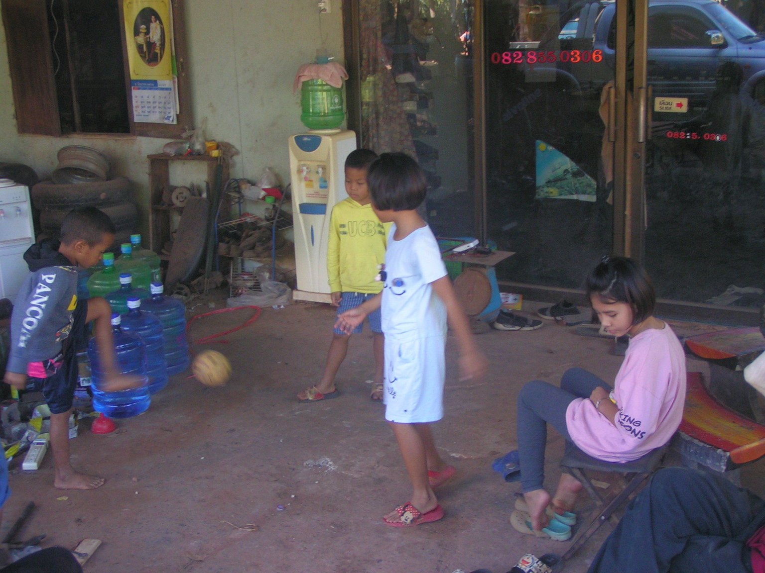 1520218738_footygame.thumb.JPG.380030bc8a8ce10aad7e2f4692fa2a3a.JPG