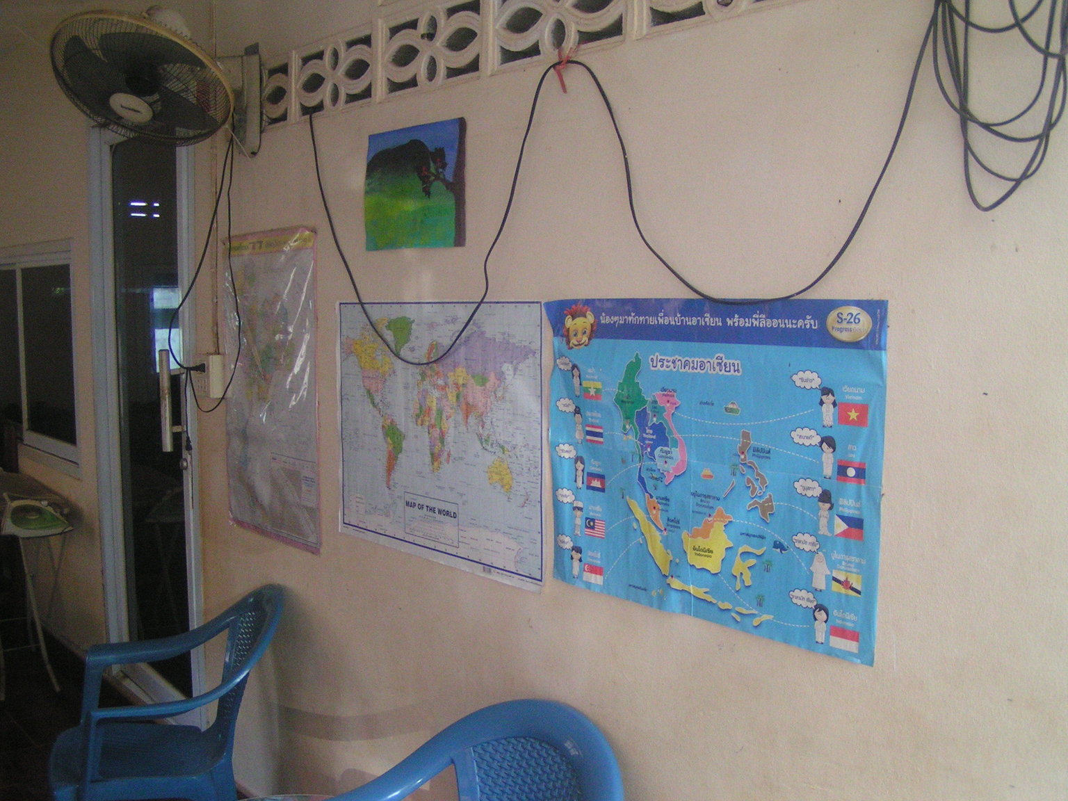 1732283675_mapsonwall.thumb.JPG.33818b72909df4efba9581b43ffd0ab0.JPG