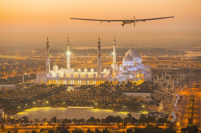 2015_02_26_Solar_Impulse_2_RTW_First_Test_Flight_AbuDhabi_Revillard__09.jpg