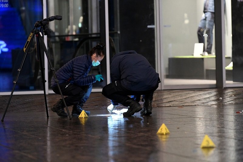 2019-11-30T110020Z_1_LYNXMPEFAT0AV_RTROPTP_4_NETHERLANDS-STABBING.JPG