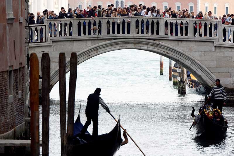 2019-12-01T161658Z_1_LYNXMPEFB01AI_RTROPTP_4_ITALY-VENICE.JPG